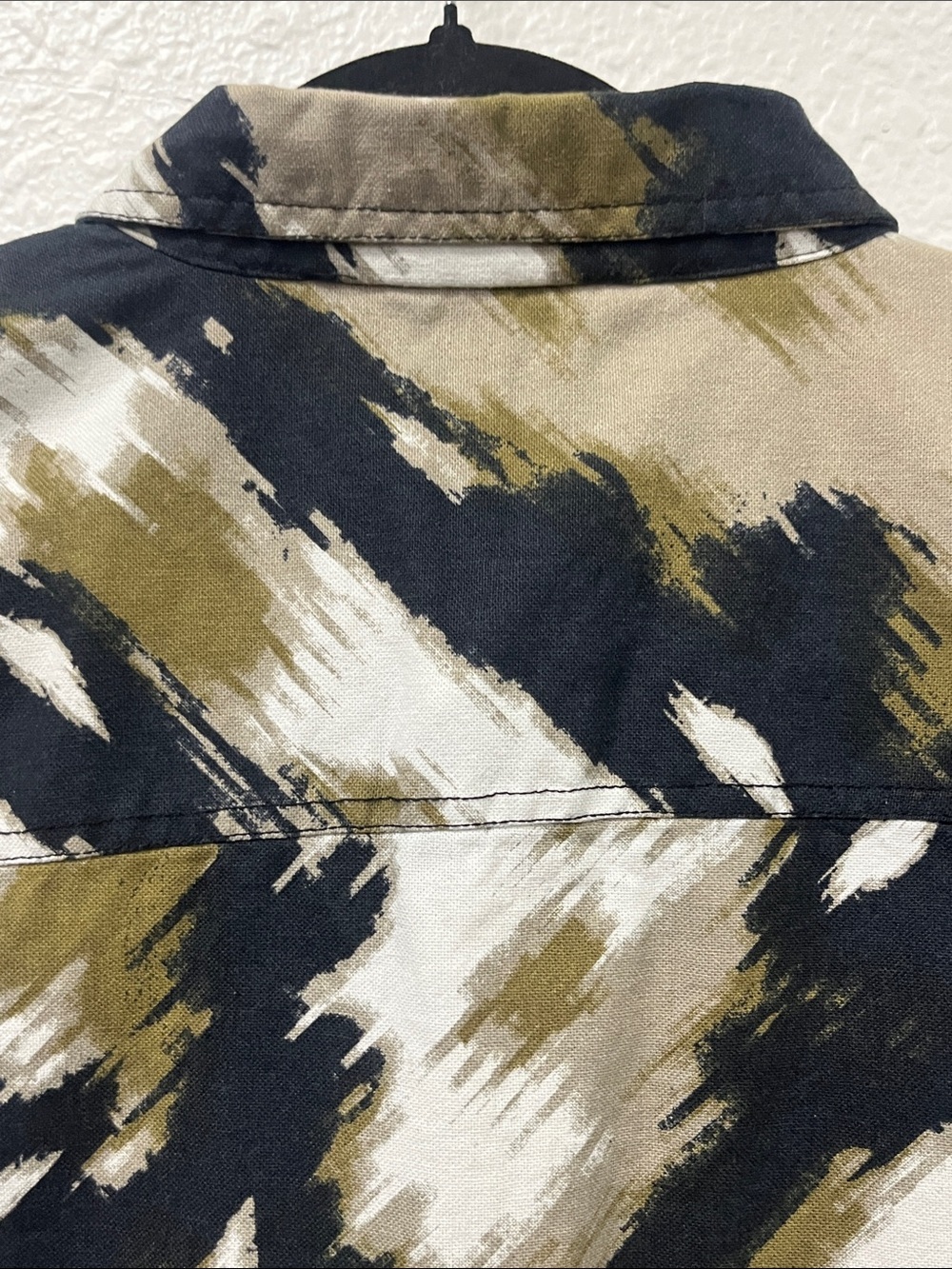 Topman Black Olive White Abstract Print Shacket Jacket
#1174 - Picture 4 of 4